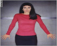Courteney Cox, stretched